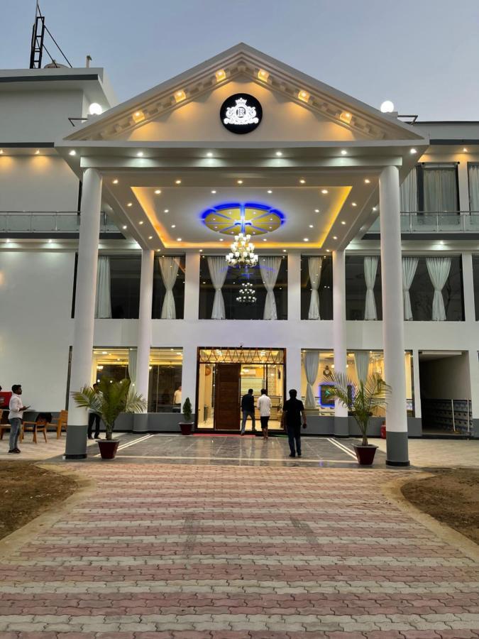 The Royal Palace Hotel Gorakhpur Exteriör bild