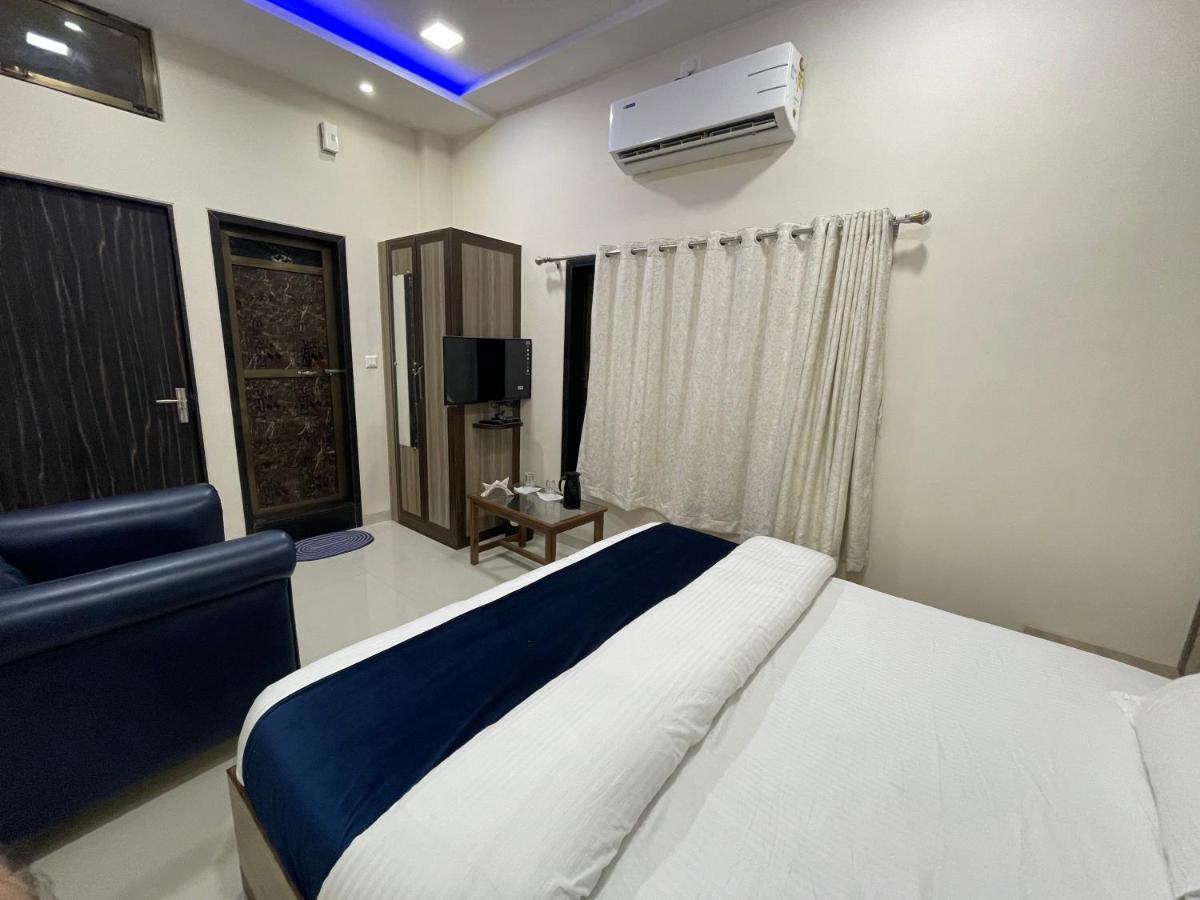 The Royal Palace Hotel Gorakhpur Exteriör bild